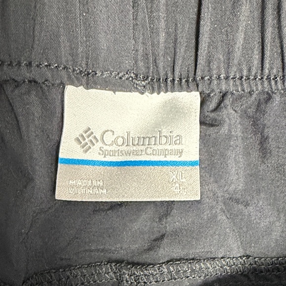 Columbia Women's Navy Athletic Shorts - Picture 2 of 8